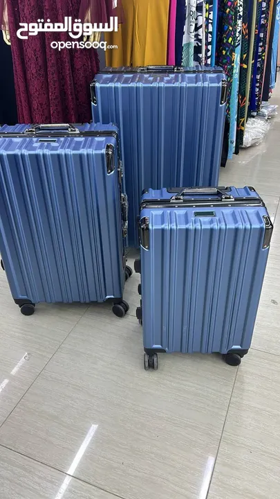 طقم شنط ثلاث قطع   حجم كبير  28 بوصة - عمق 29 - عرض 48 - طول 76حجم وسط  24 بوصة - عمق 24 - ال