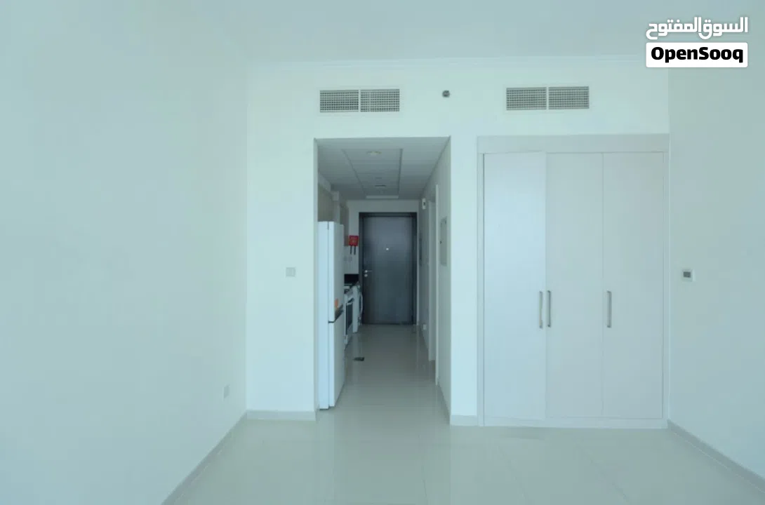 الاكثر طلبا جاهز للتسليم استديو مجهز بالكامل مع الفرش بالكامل مجانا بمنطقه حيويه استثماريه متميزه