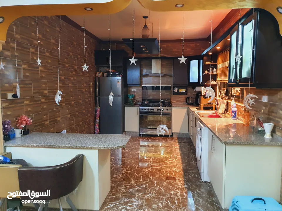 شقة للبيع الزرقاء ضاحية المدينة المنورة من مالك مباشر قريب من جميع الخدمات