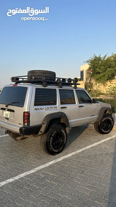 Jeep 2001 ajman