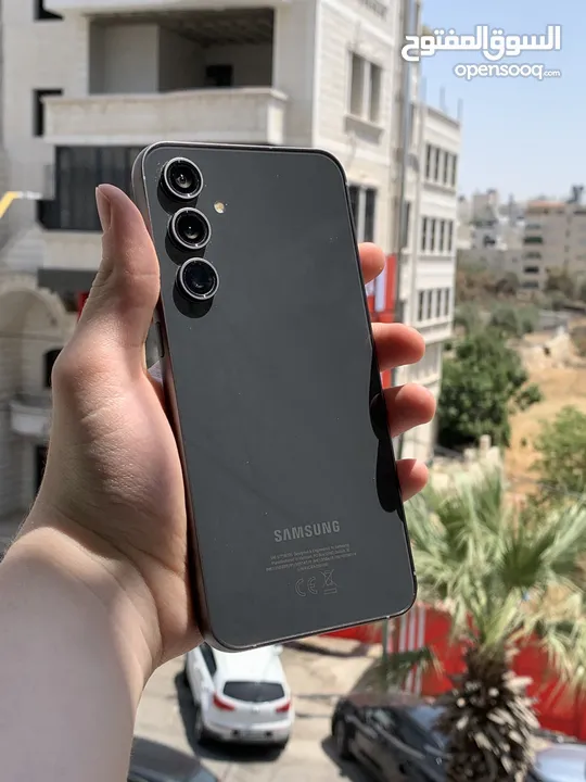 سامسونج جلاكسي اس 23 FE بحجم البلس جهاز بحالة الوكالة الجهاز 128 جيجا طبعاً شبه جديد