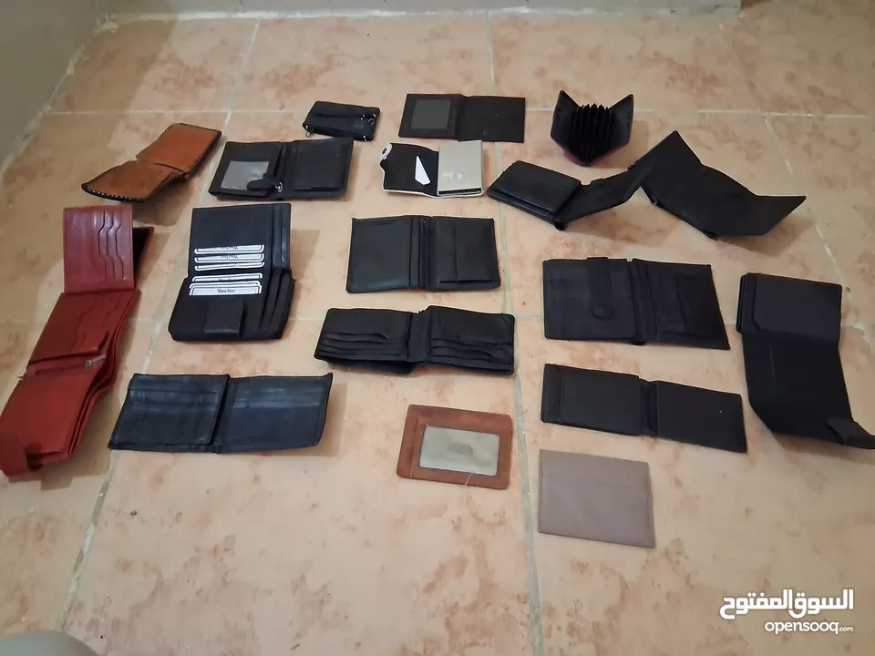 لا نستقبل رسائل بحالة الجديد بالحبه او الفرزه بالكامل محافظ رجالي