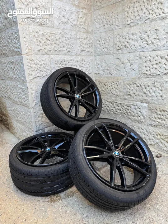 جنوط 19 انش لل بي ام دبليو وكاله  اصليات من الشركه مع كواشيكهم  للبيع  بسعر طري bmw