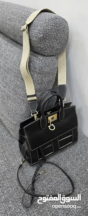 شنطة جلد طبيعي ( salvatore ferragamo calfskin thestudiocagebagsella) صناعة ايطالية