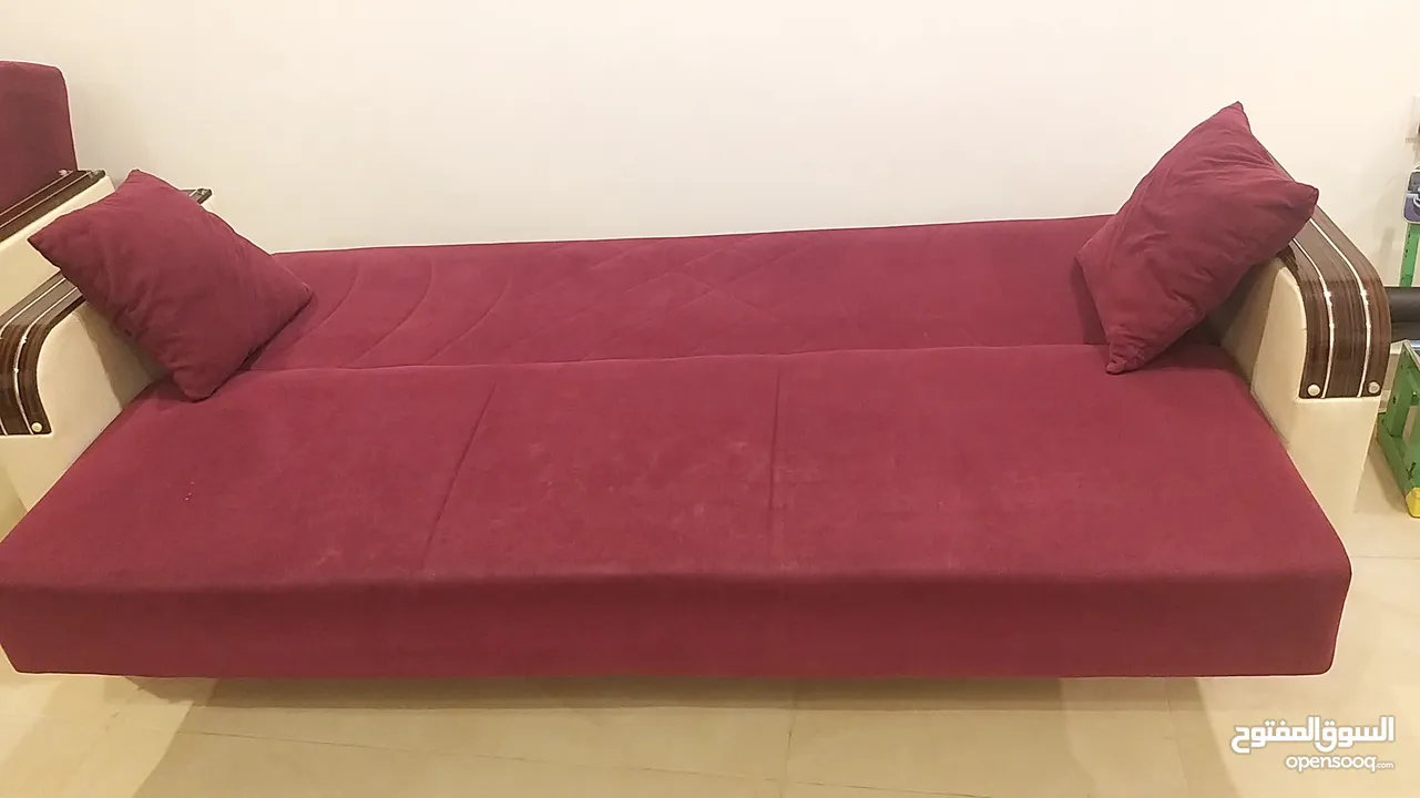 6 seater sofa cumbed and dining table with 6 chairs