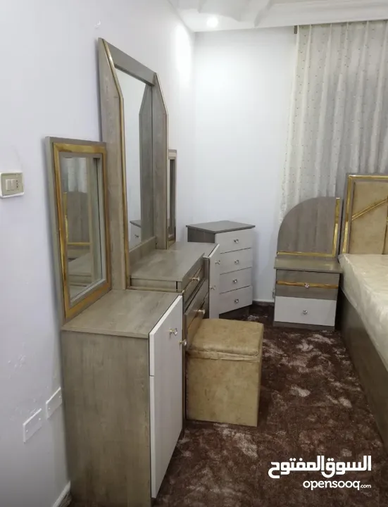 (غرفة ضيوف مع سفره ، غرفة نوم ) شبه جديد