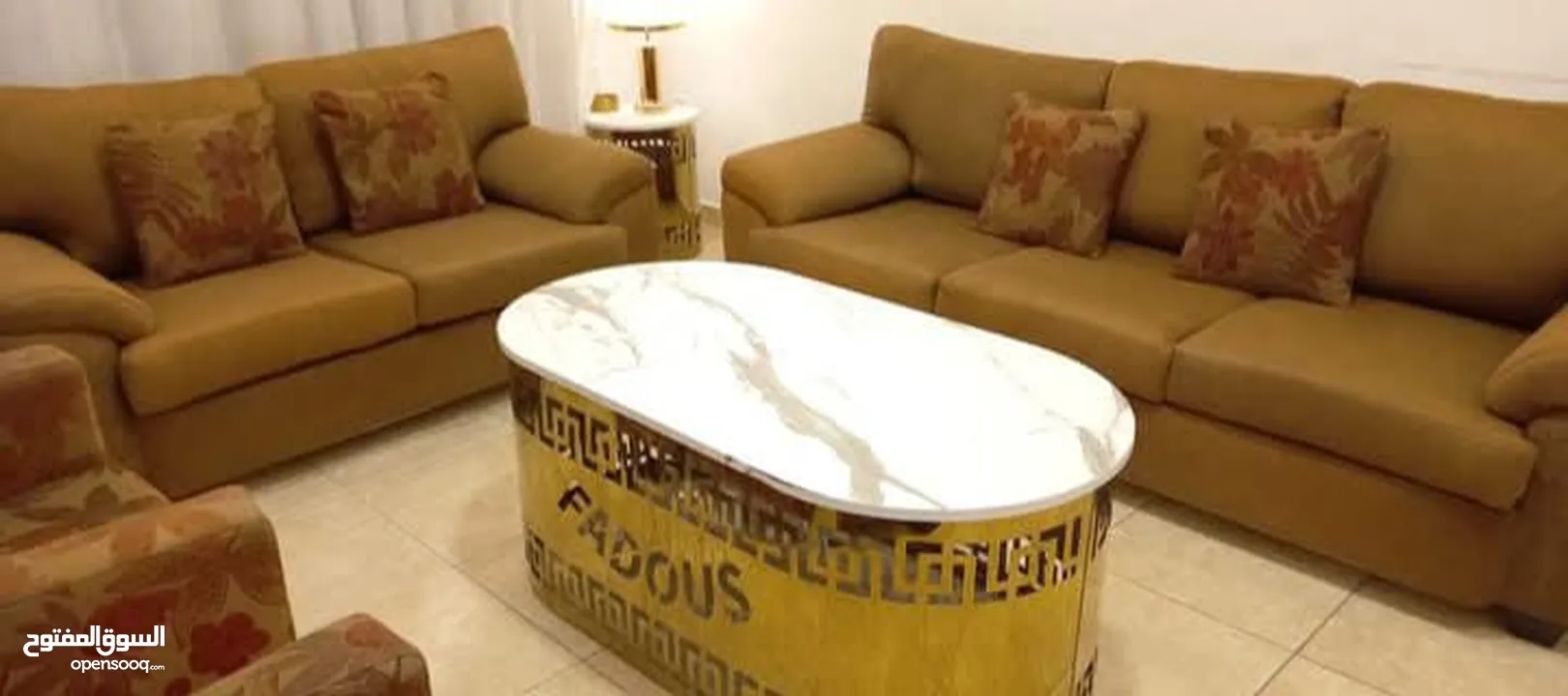 طقم  كنب  مستورد فاااخر م بحالة الوكالة مواصفات نخب   مريح جدا  خشب سويد متين