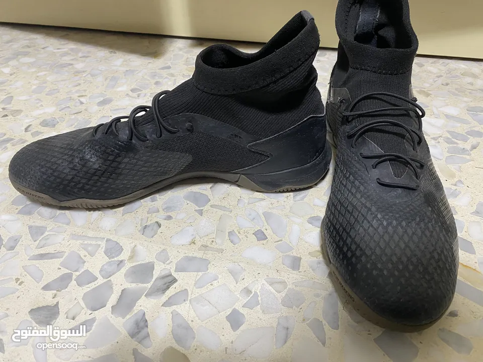 اديداس بريداتور نمرة 44-43.5/ adidas  / لون اسود predator 20.3 indoor/ نضيف بحالة الوكالة استخدام