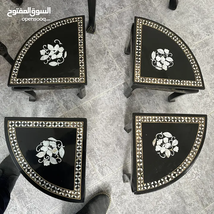 طاولات  خشب مطعم بالصدف