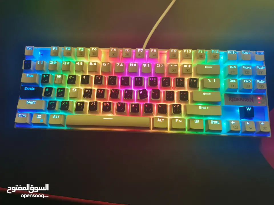 قيمنق ps مستعمل شهرين بس ب 600 وقابل للتفاوض مع كامل أغراضه