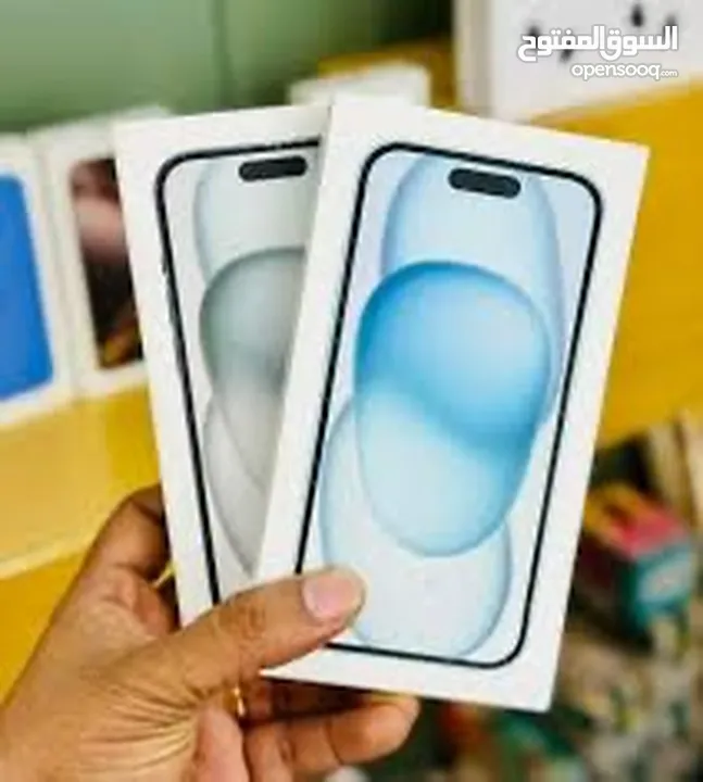 iPhone 15 (128GB/256GB) جديد  كفالة شرق اوسط لمدة عام من تاريخ الشراء الجهاز  يوجد بكج اصلي