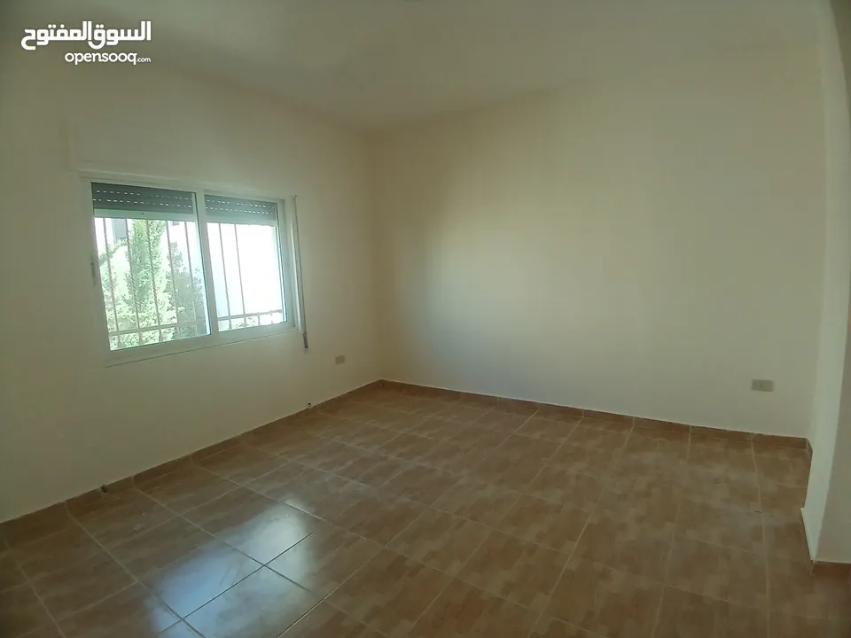 شقه فارغه للايجار سوبر ديلوكس في الجبيهه حي الريان