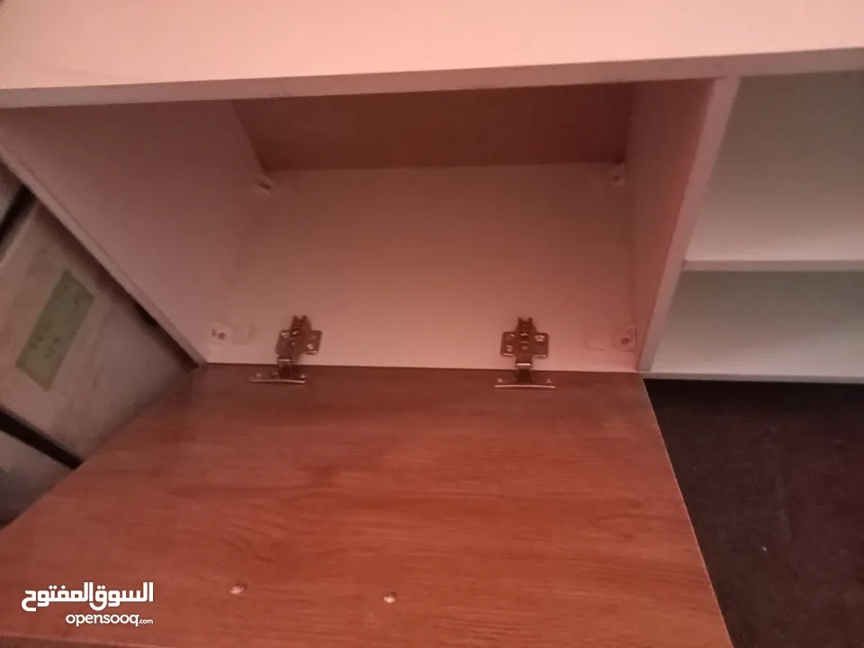 طاولة شاشه خشب للبيع
