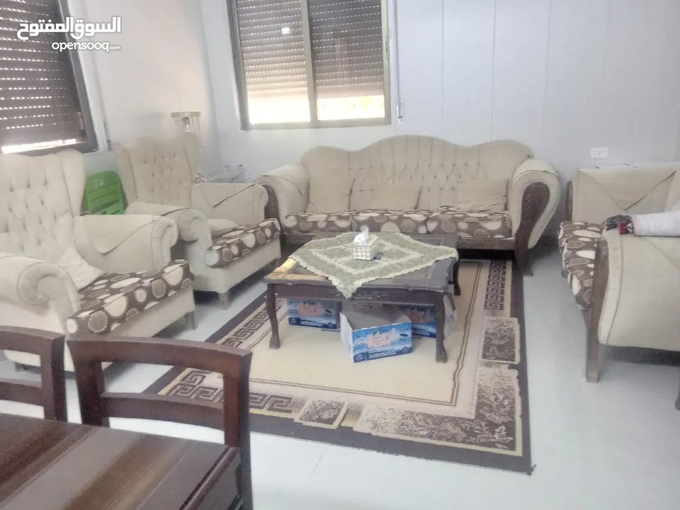 كنب مستعمل بحالت الوكاله