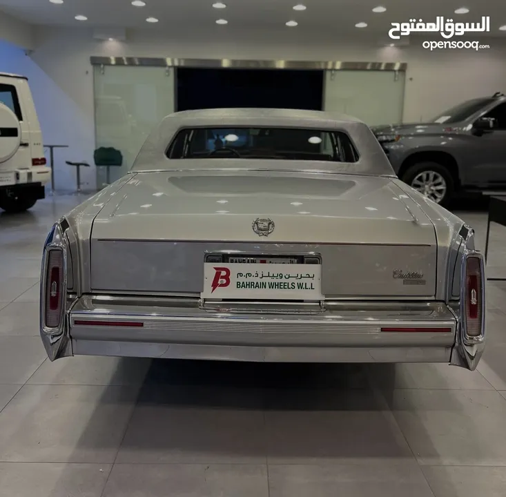 Cadillac Brougham D’Elegance Sedan 1991 Mint condition only 53,000 KM driven