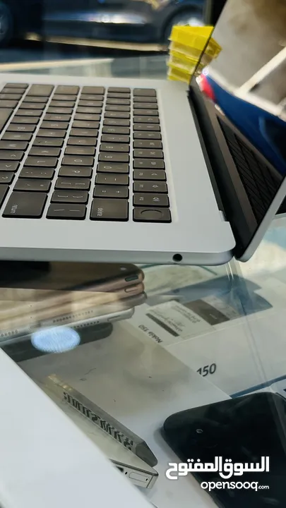 MacBook Air 2023  m2 كفاله شركه ابل ل 2025