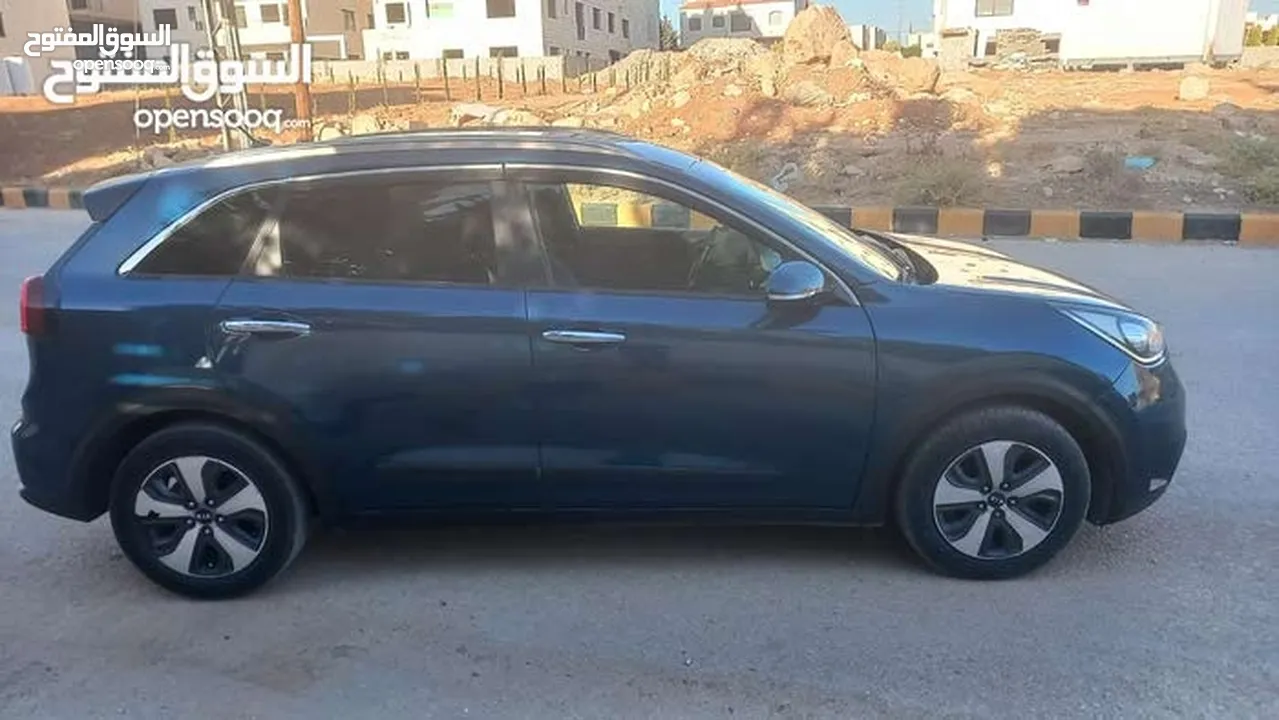كيا نيرو لون كحلي فحص 2 جيد بسعر مغري قابل للبدل