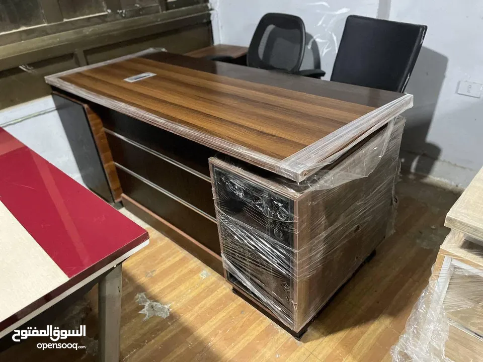 تصاميم المكاتب العصرية خشب لامينت الأصلي المستورد تفصيل مميز بأحدث الأشكال