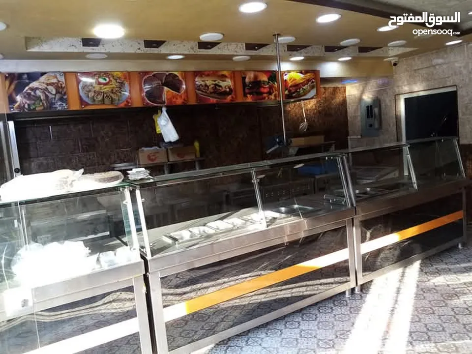 عدد مطعم كامله شبه جديده