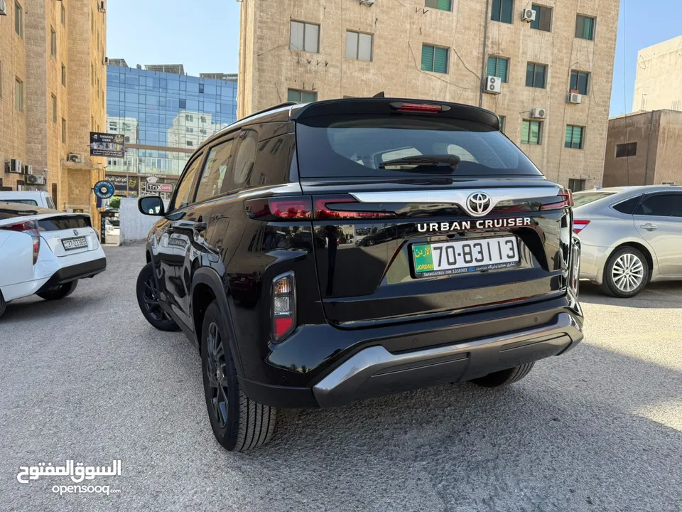 أستـاجر الان جيب SUV تويوتا اوربان كروزر موديل 2025 فل كامل اضافات بأسعار تناسب الجميع!!!!