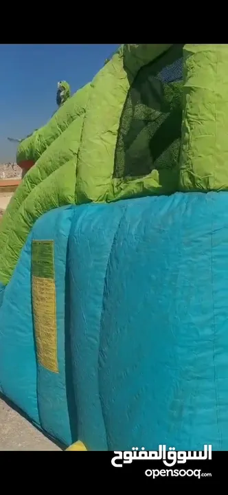 لعبة نفخ هوائية مع ماتور مستعملة.