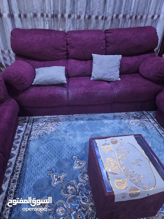 طقم كنب الدب يتسع ل 8 اشخاص نظيف جدا