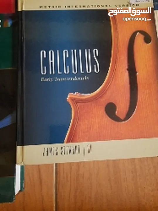 مجموعة كتب جامعية متنوعة مثل physics calculus Engineers Accounting pharmacy Human Resources Manageme