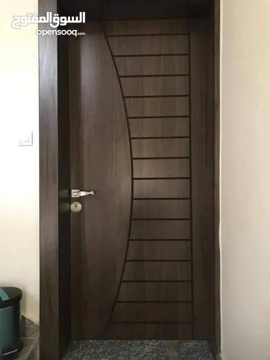 نجار مختص لتفصيل