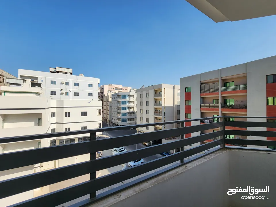 شقة سكنية للبيع اطلالة بحرية خلابة + موقع ممتاز جدا بالحد الجديدة (للبحرينيين + الخليجيين فقط)