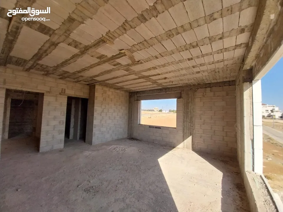 فيلا قيد الإنشاء للبيع من المالك مباشرة