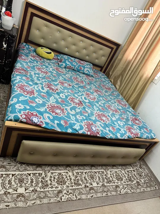 King size bed Customized with built-in drawer and orthopedic Mattress