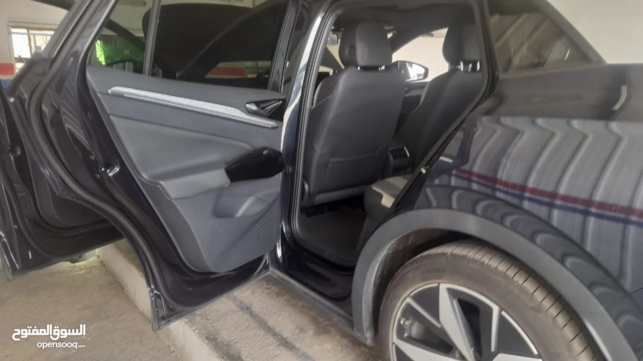 Volkswagen ID4 PURE+ للبيع