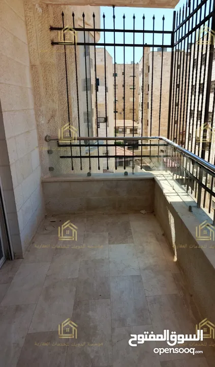 شقة مميزة - الجبيهة - 3نوم1ماستر - 220م - بلكونتين بإطلالــــه مميزة - قرب الخدمات العامة