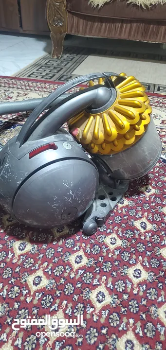 مكنسة كهربائية