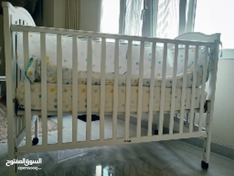 سرير للأطفال من سنتربوينت baby bed from centpoint