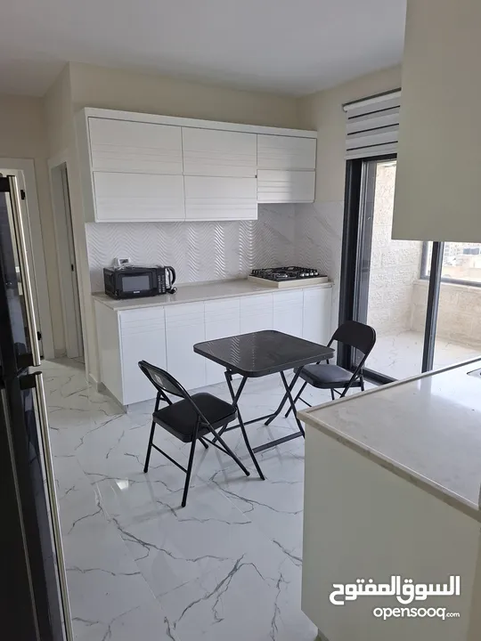 ستوديو مفروش  بحالة جيده مع المالك مباشرة