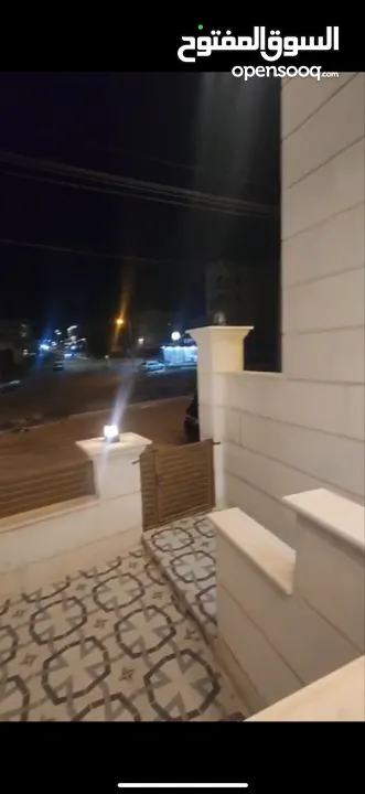 بيت ارضي فاخر في أجمل مناطق اربد حي الراهبات  لقطة لقطة لقطة