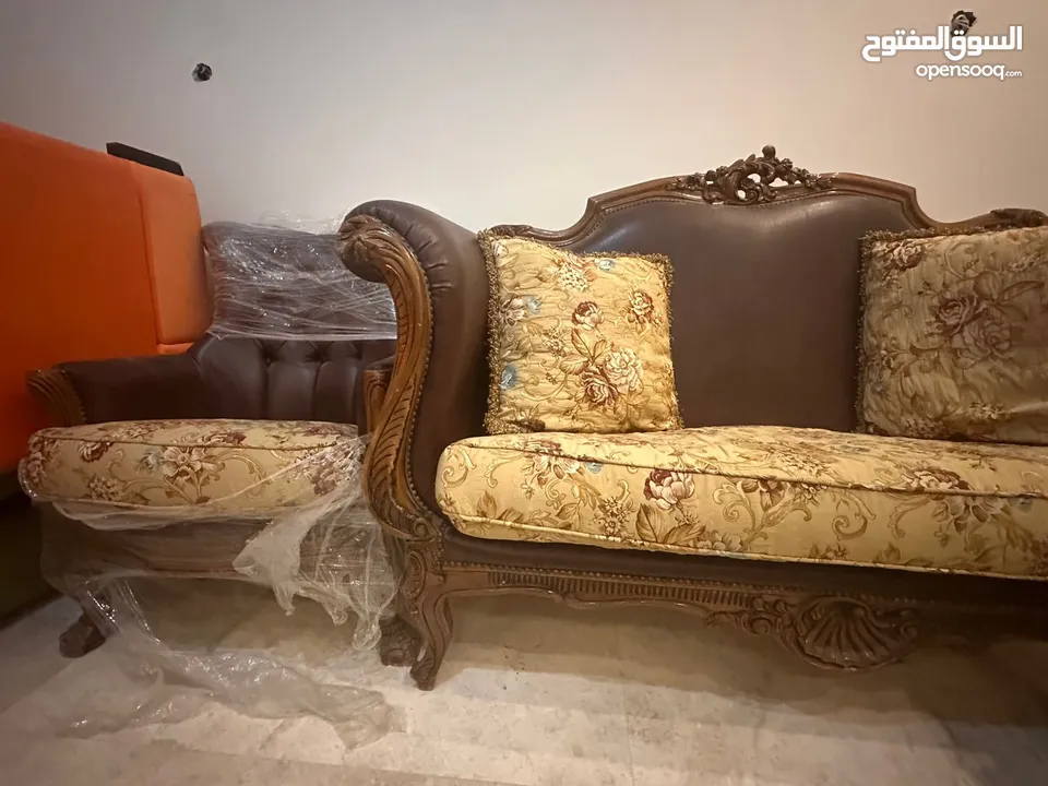 طقم اثاث غرفة صالون اشلي بحالة جيدة للبيع
