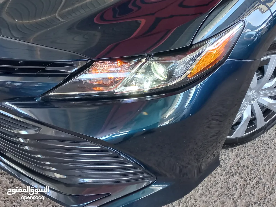 TOYOTA CAMRY HYBRID LITHIUM LE 2020 (تويوتا كامري هايبرد 2020 ليثيوم LE )