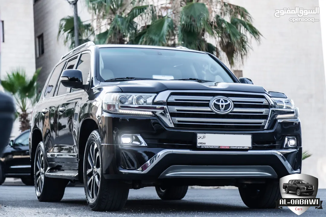 Toyota Land Cruiser 2017 Gx-r V8  السيارة بحالة الوكالة و قطعت مسافة 141,000 كم   اللون : اسود