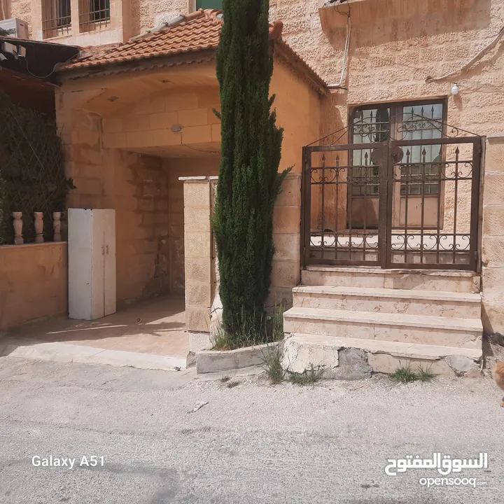 شقة للبيع شبه ارضي بأجمل مناطق ضاحية الرشيد