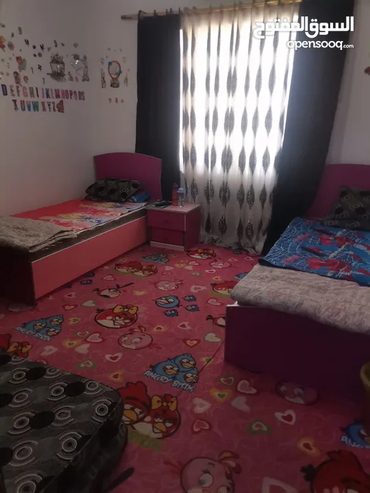 3 أسرة أطفال بحالة جيدة – بدون فرشات للبيع المستعجل
