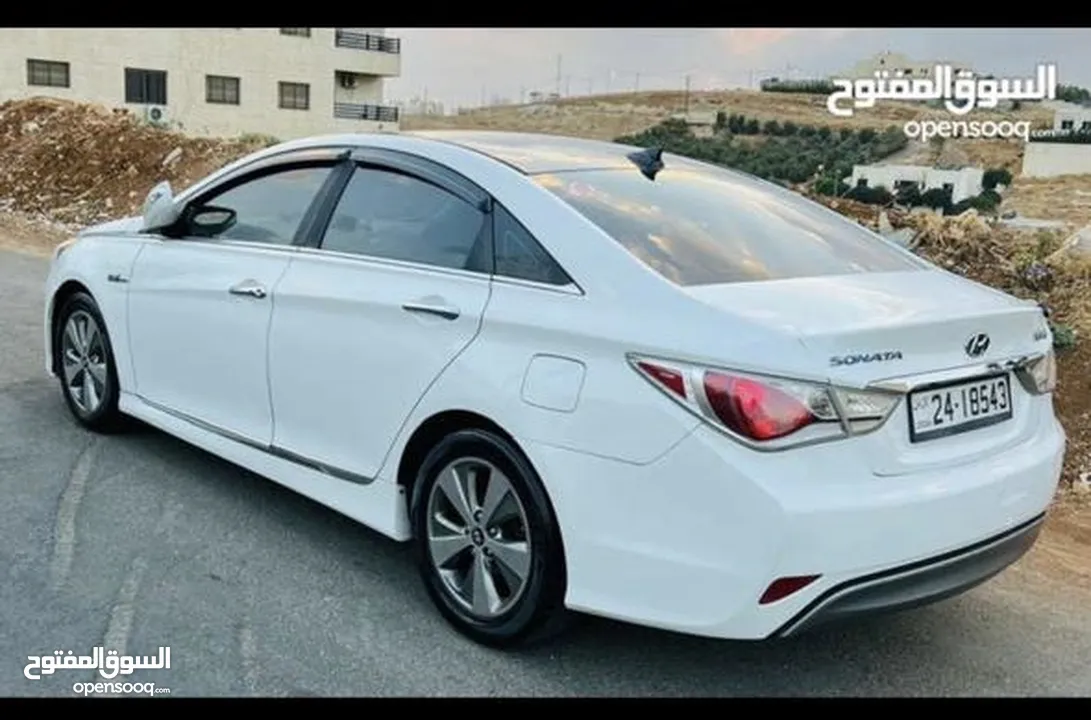 هيونداي سوناتا هايبرد أمريكي 2400 cc موديل  2012 فل عدا الفتحة للبيع أو بدل على سيارة كهرباء