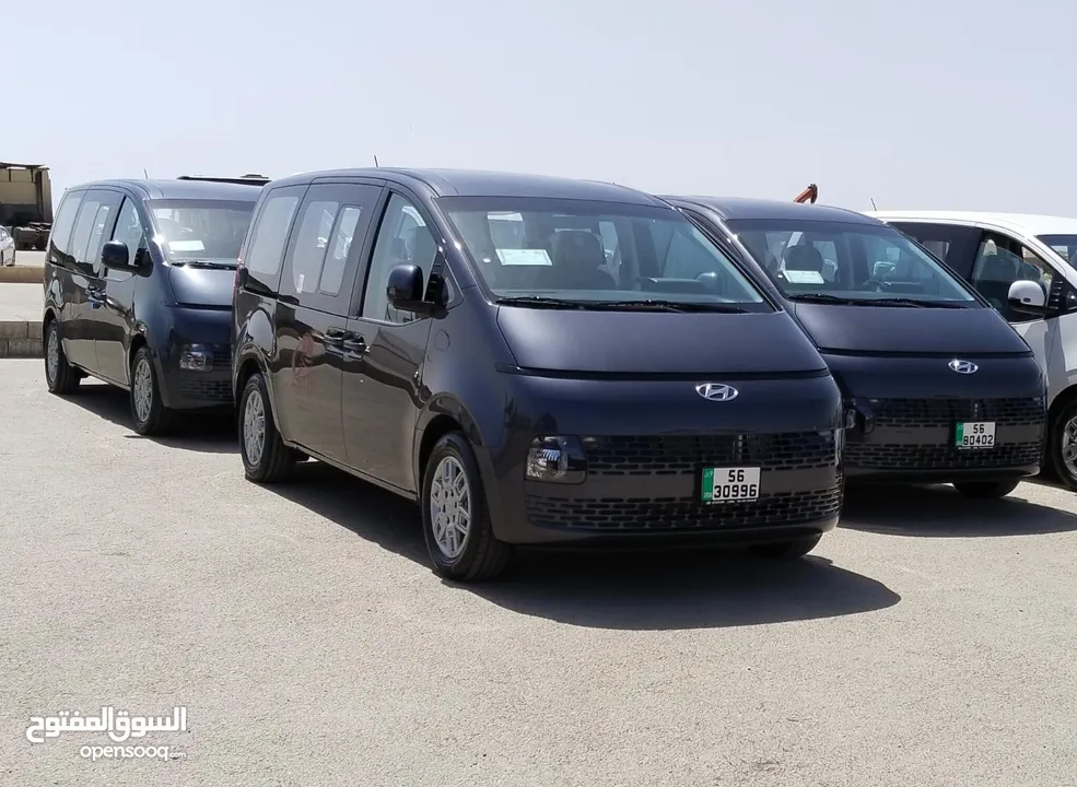 باص فان10ركاب لنقل الركاب والسياح وخدمات التوصيل من والى المطار والمعابر الحدوديه والجولات السياحيه