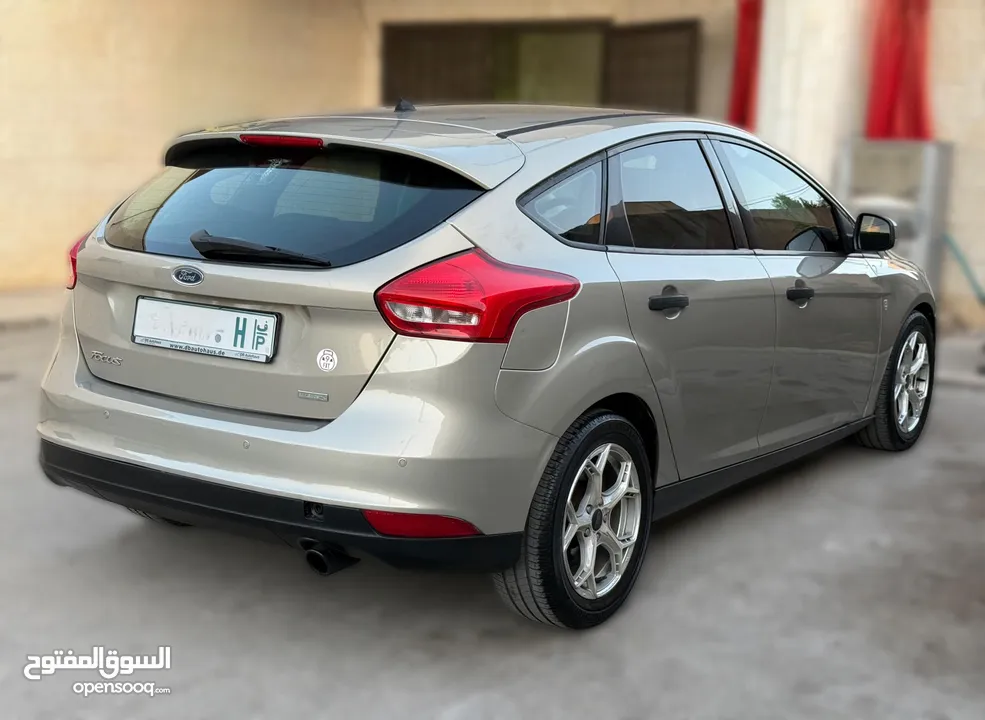 سيارة فورد فوكس 2016 بوضع ممتاز للبيع كاش بداعي السفر