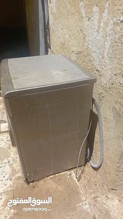 غسلاه مستعمله نضيفه بس بدها اشويت شغل في البودي تبعها