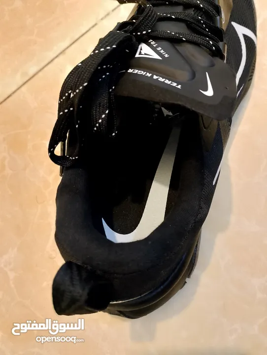 حذائين   NIKE  اصليات وارد امريكي جديد غير مستخدم
