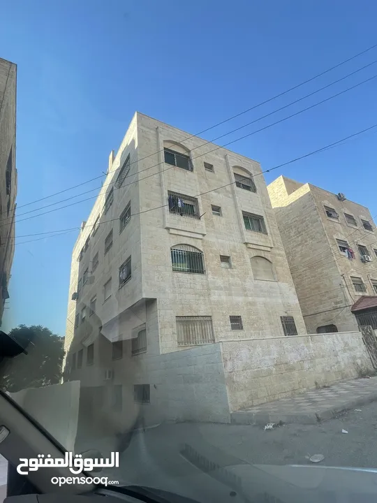 شقه مع روف للبيع ماركا الجنوبيه مقابل مسجدالفردوس   مساحه الشقه   111محلات محمد    رفيق