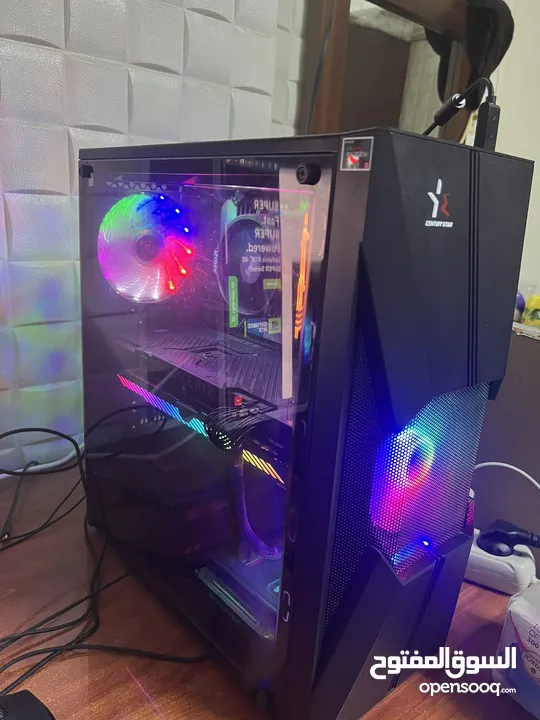 Pc case (empty)  كيس pc للبيع فقط الكيس مع المراوح بدون القطع الداخلية