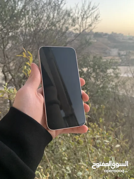 ايفون 13 ميني 128 جيجا مغير بطارية ومغير مجموعة اللوحة المنطقية اصلية يوجد خدوش بسيطة بطارية 91٪